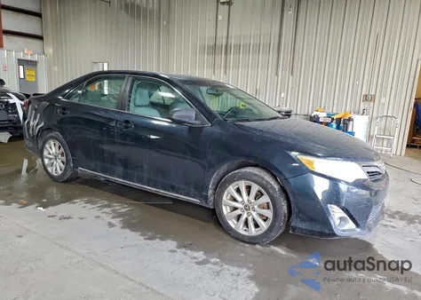 2013 Toyota Camry Base z USA, uszkodzony, nr VIN 4T4BF1FK0CR216662